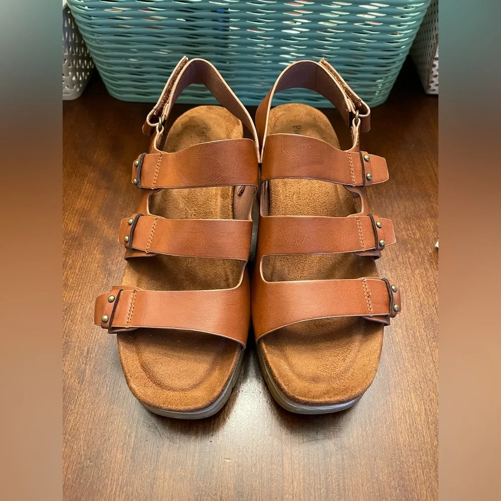 PIERRE DUMAS Essence Flatform Sandal - Picture 3 of 8